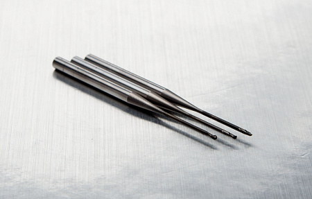 XTCERA – Фреза для обработки стеклокерамики (диаметр 0.6 мм, хвостовик 4 мм)